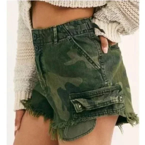 Free People Commander Cut Off Shorts. - Picture 2 of 11